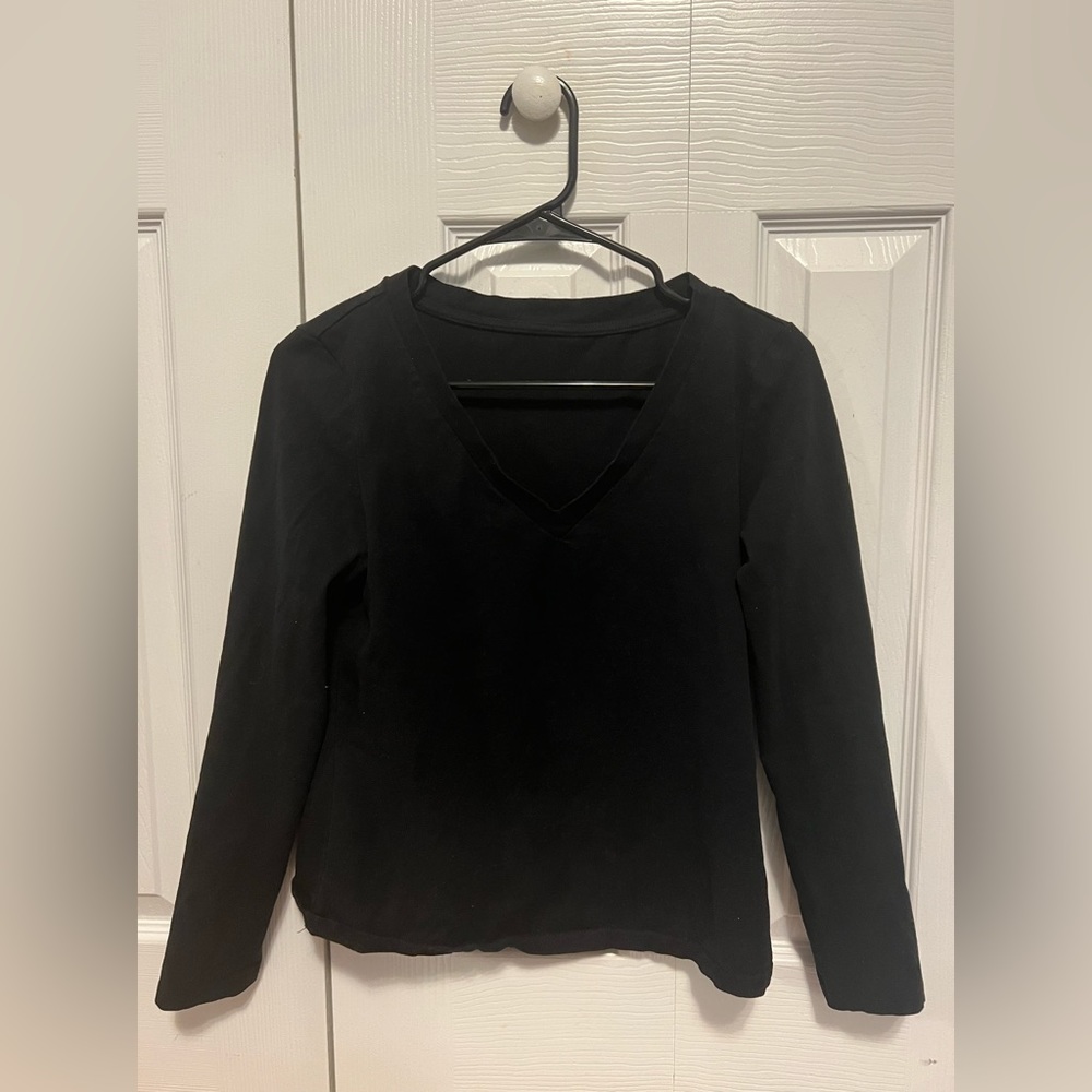 black long sleeve tee